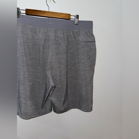 XXL Lululemon T.H.E. Short Linerless 9” Inseam Heather Sea Salt Lightcast Shorts - Picture 9 of 12